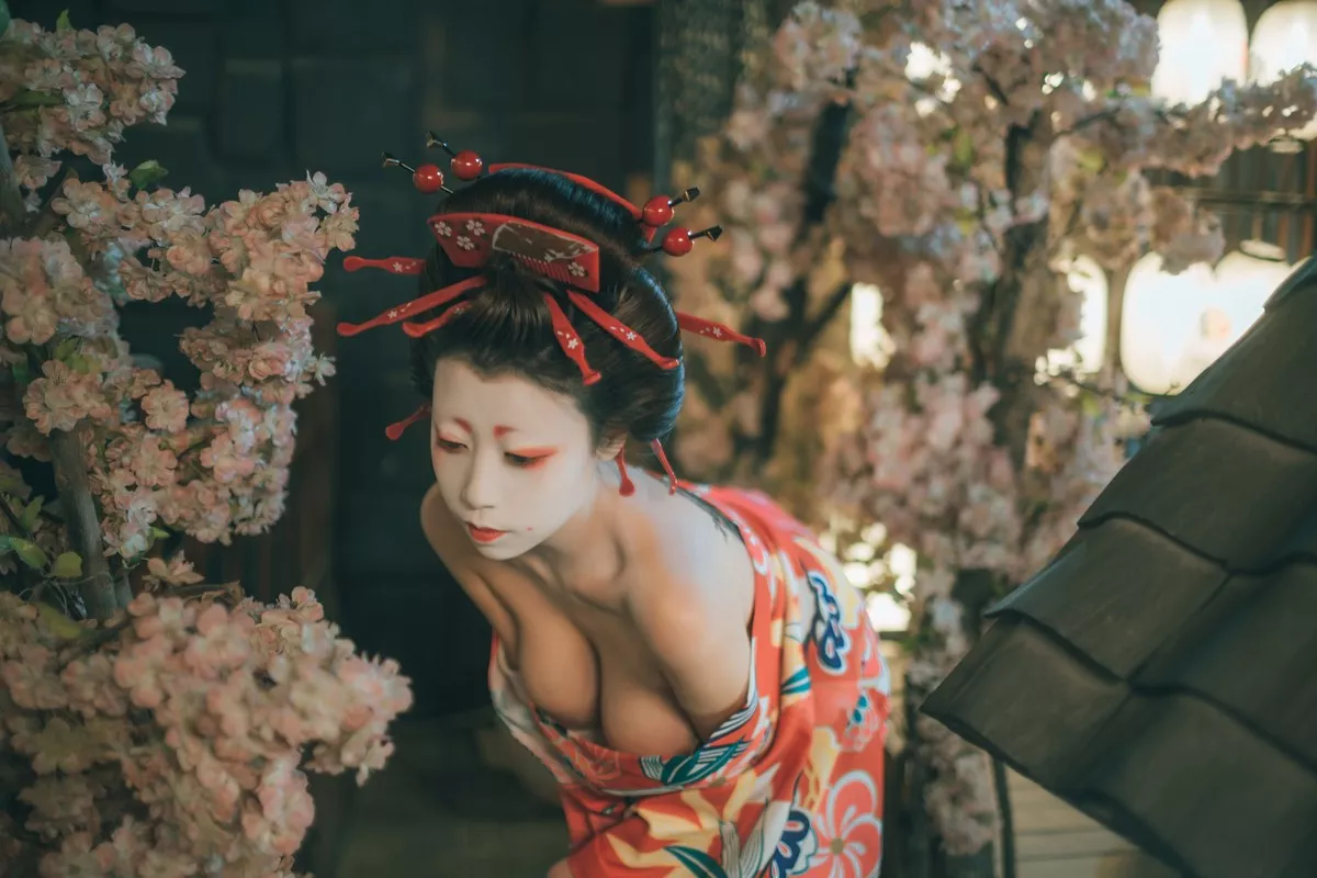 萌妹奈汐酱nice艺妓回忆录主题日系风格装扮私房半脱露傲人豪乳诱惑写真39P