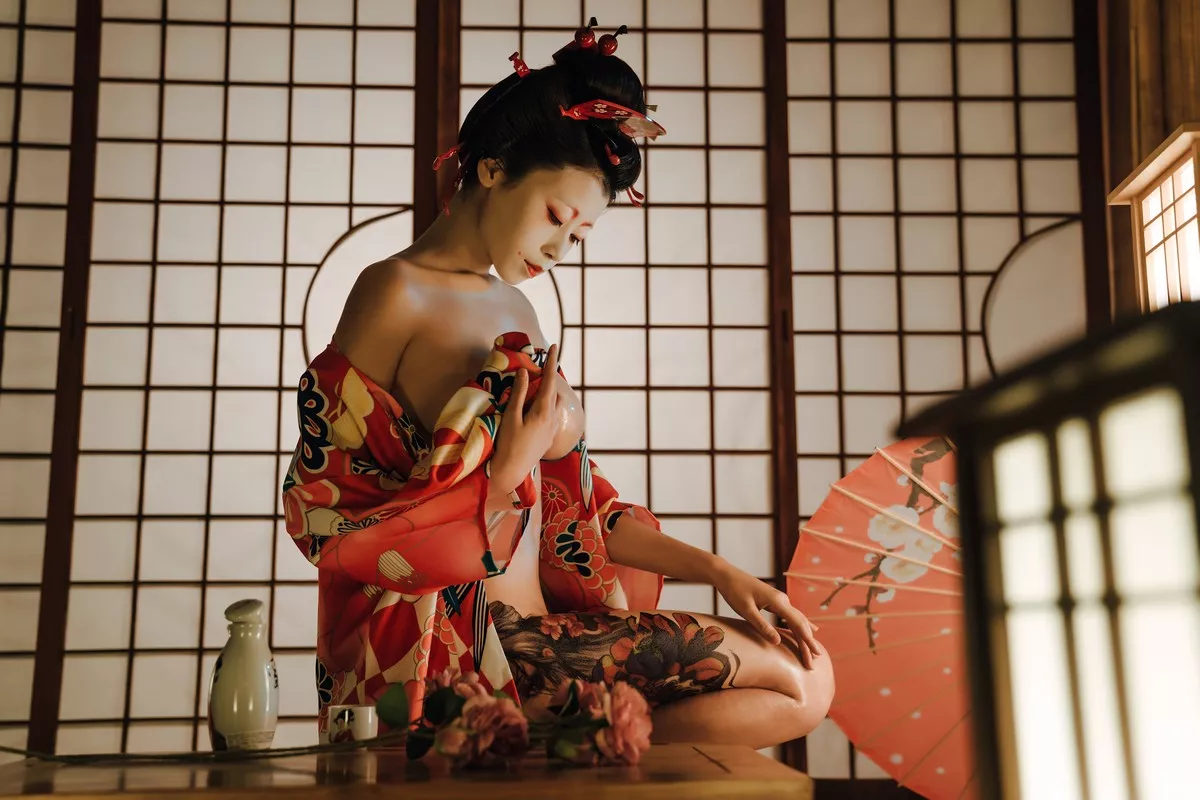 萌妹奈汐酱nice艺妓回忆录主题日系风格装扮私房半脱露傲人豪乳诱惑写真39P