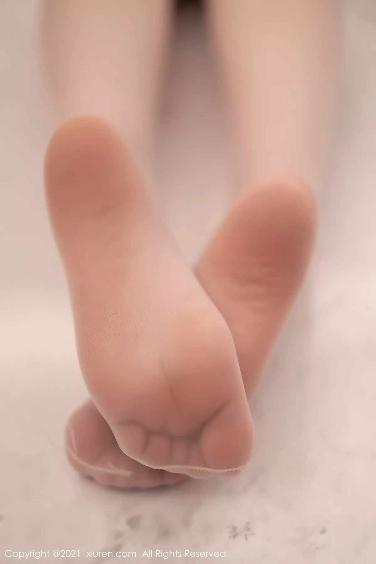 XiuRen第3816期_女神Cherry绯月樱江浙沪旅拍白色紧身服饰配肉丝裤袜诱惑写真96P