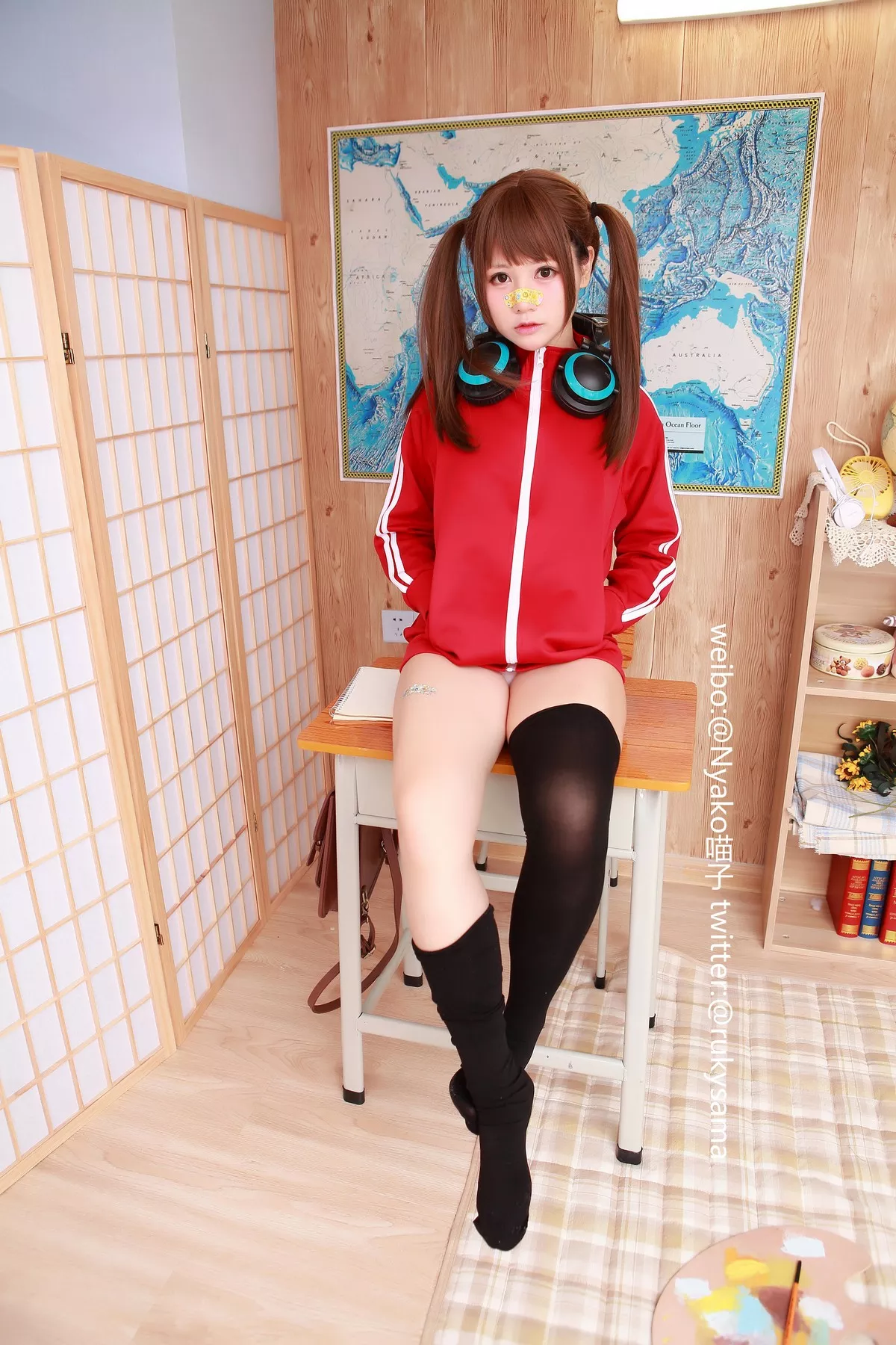 网络美女Nyako喵子女子高生日常主题私房性感内衣系列半脱露惹火身材诱惑写真80P