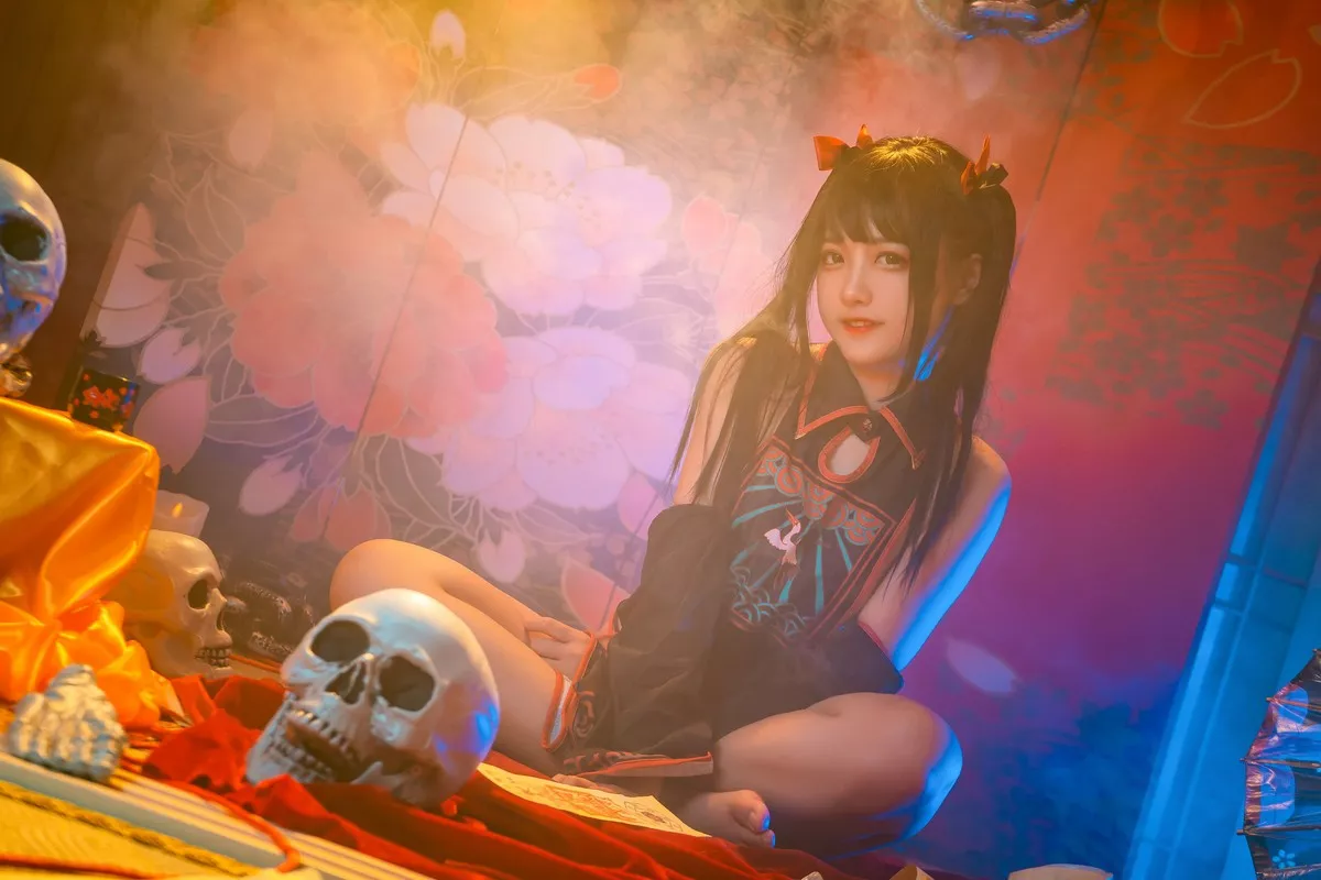 动漫博主lovely呆玄双人僵尸主题私房性感姐妹花精简服饰秀丰满翘臀诱惑写真33P