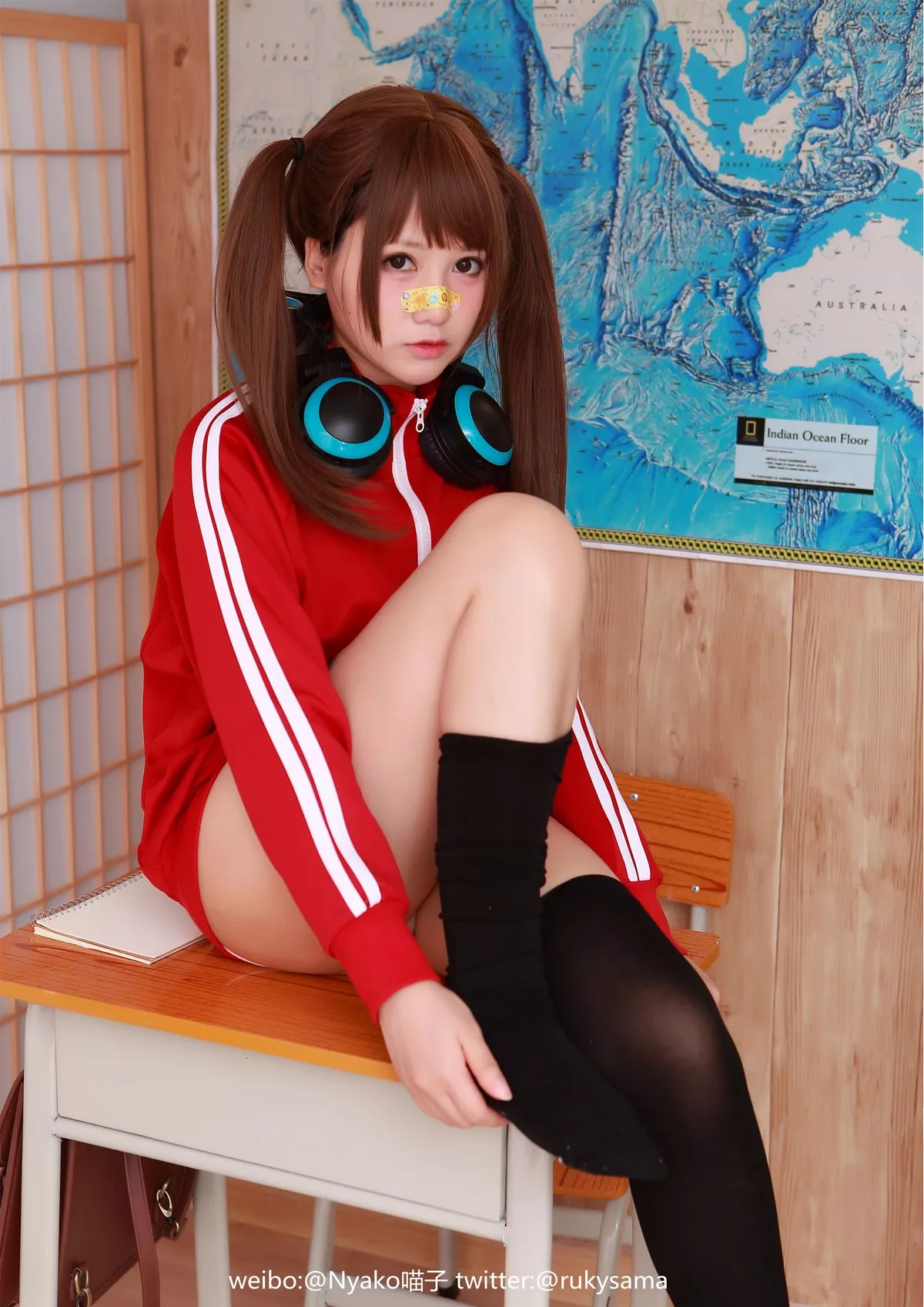 网络美女Nyako喵子女子高生日常主题私房性感内衣系列半脱露惹火身材诱惑写真80P