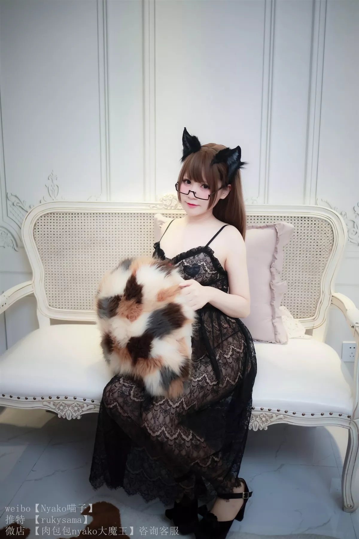 网络美女Nyako喵子黑色内衣主题私房性感内衣配黑丝裤袜半脱撩人诱惑写真122P