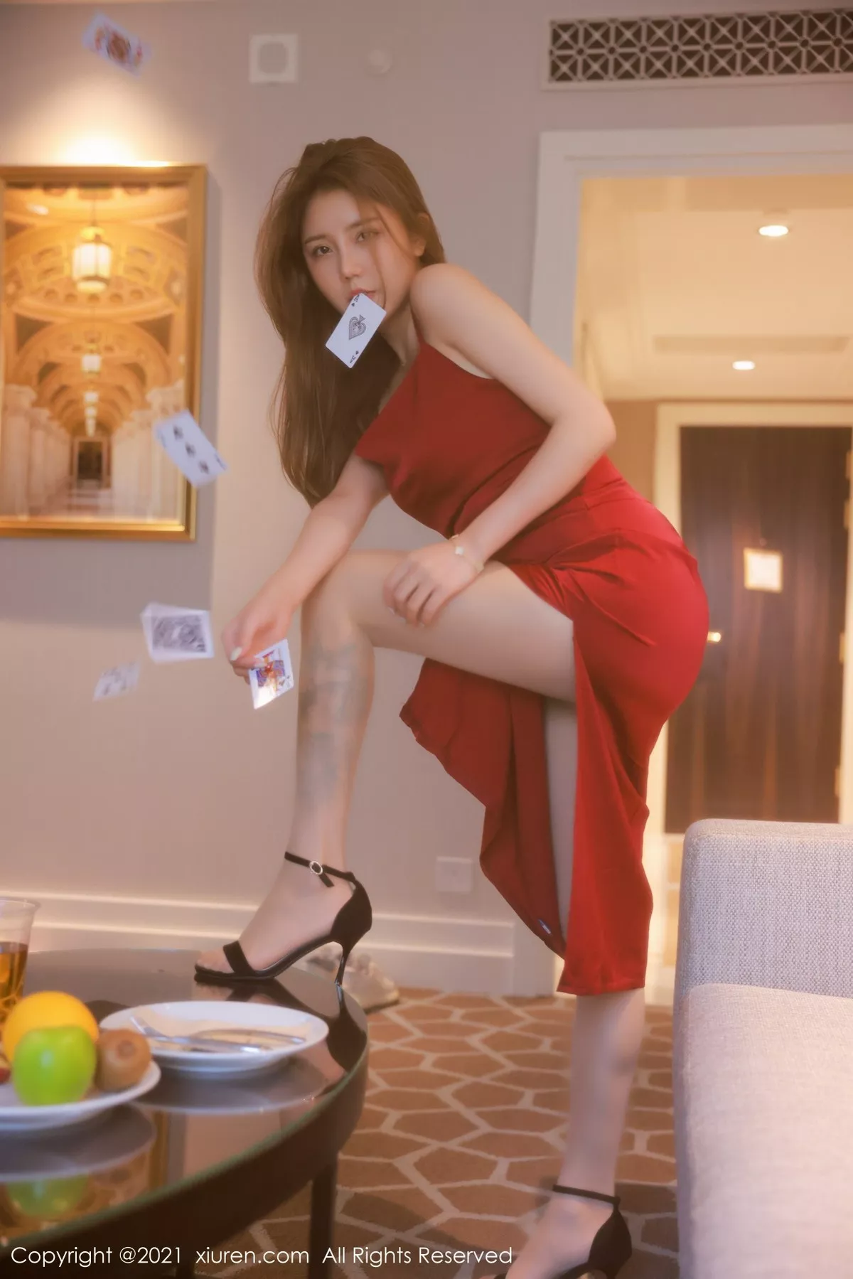 XiuRen第3823期_模特夏西CiCi澳门旅拍猩红华丽吊裙半脱秀白嫩肌肤迷人诱惑写真50P