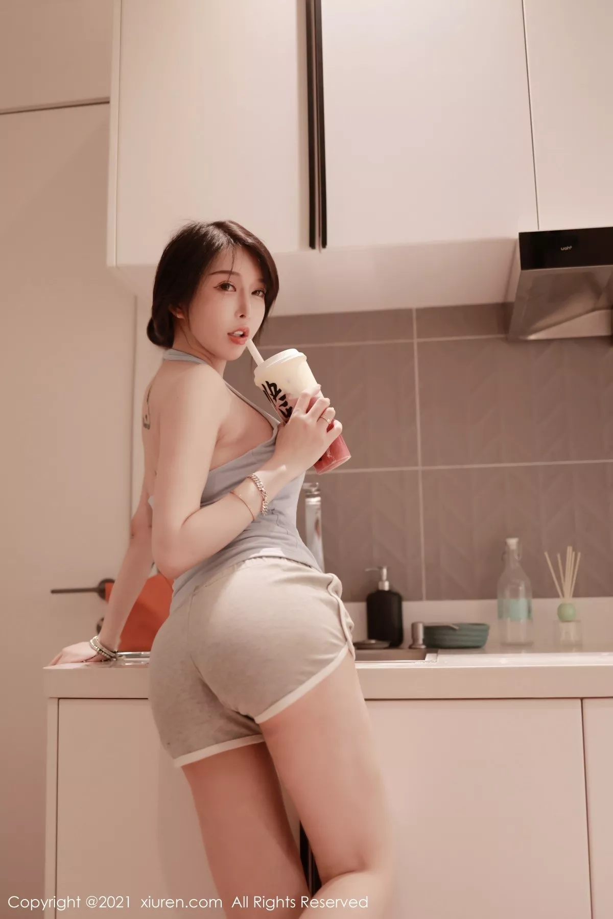 XiuRen第3706期_模特玉兔miki居家女友视觉主题性感运动内衣秀完美身材诱惑写真46P