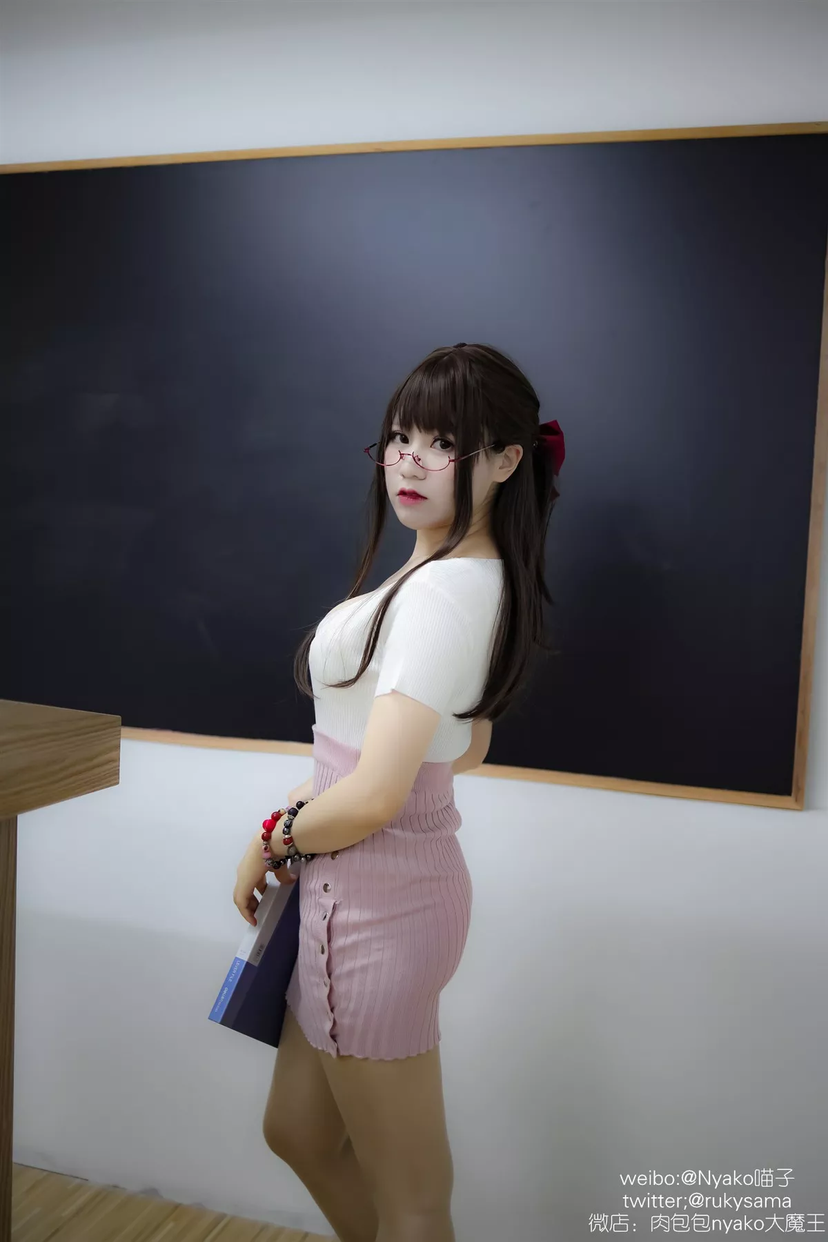 网络美女Nyako喵子居家人妻主题私房性感内衣系列秀完美身材迷人诱惑写真123P