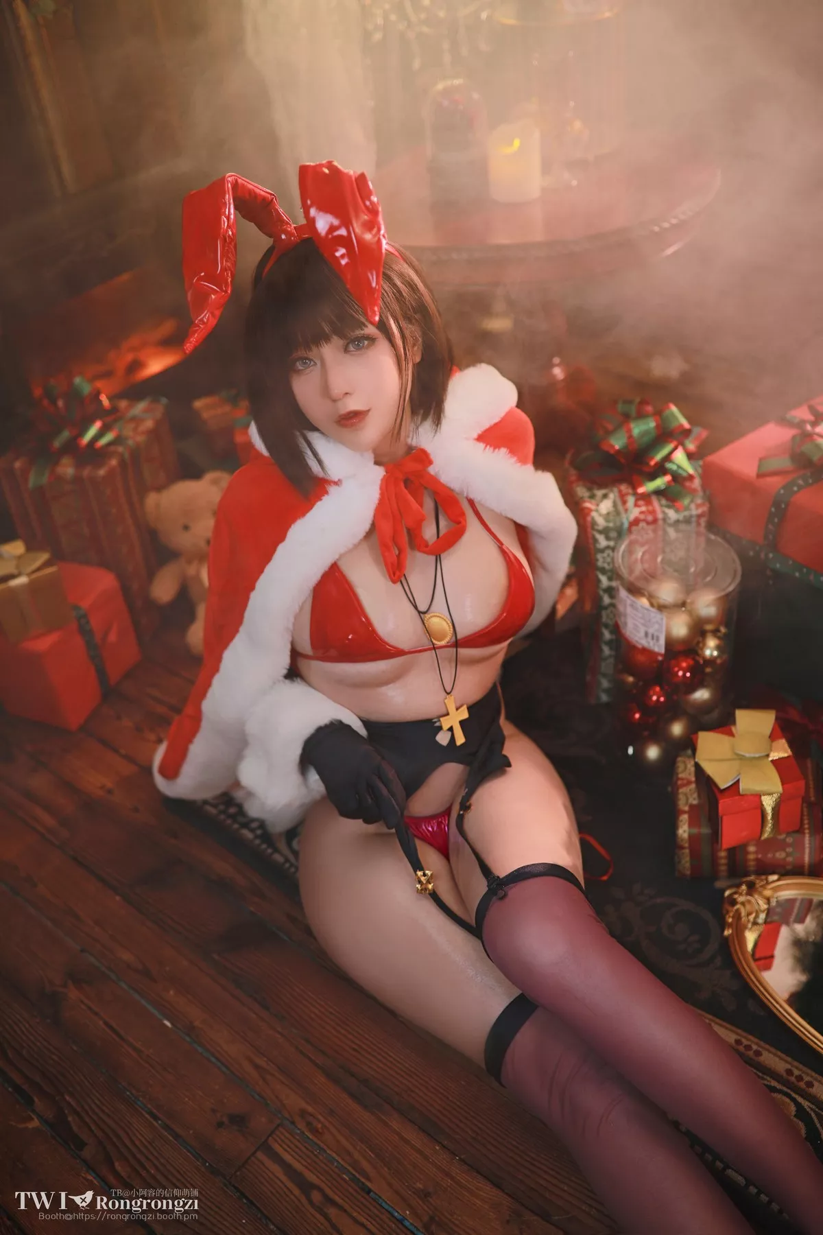 网络美女小容仔咕咕咕魔太郎兔女郎主题性感披风露红色内衣黑丝吊袜诱惑写真50P
