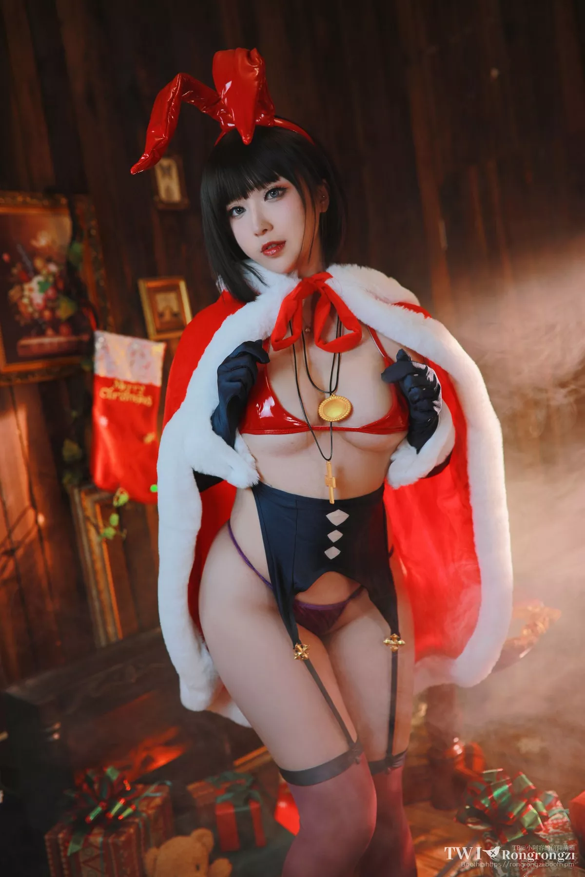 网络美女小容仔咕咕咕魔太郎兔女郎主题性感披风露红色内衣黑丝吊袜诱惑写真50P