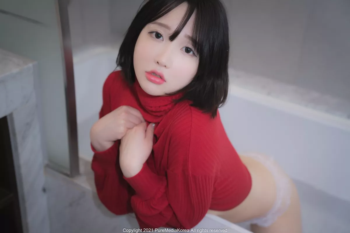 [Pure Media]系列之YeEun_3rd主题私房脱白衬衣露豪乳遮点配丁字裤诱惑写真72P