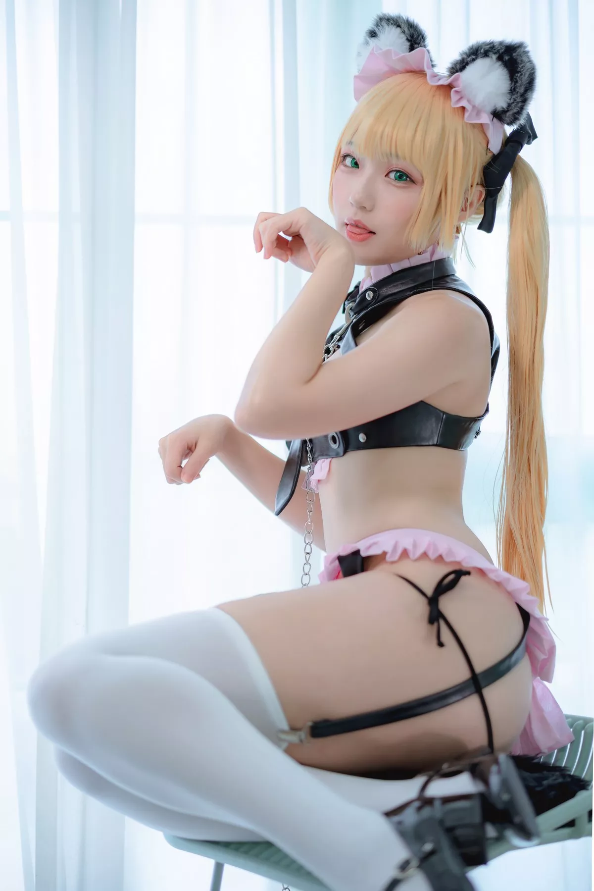 网络美女Mime弥美情趣小野猫主题私房黑色情趣内衣露豪乳遮点极致诱惑写真45P