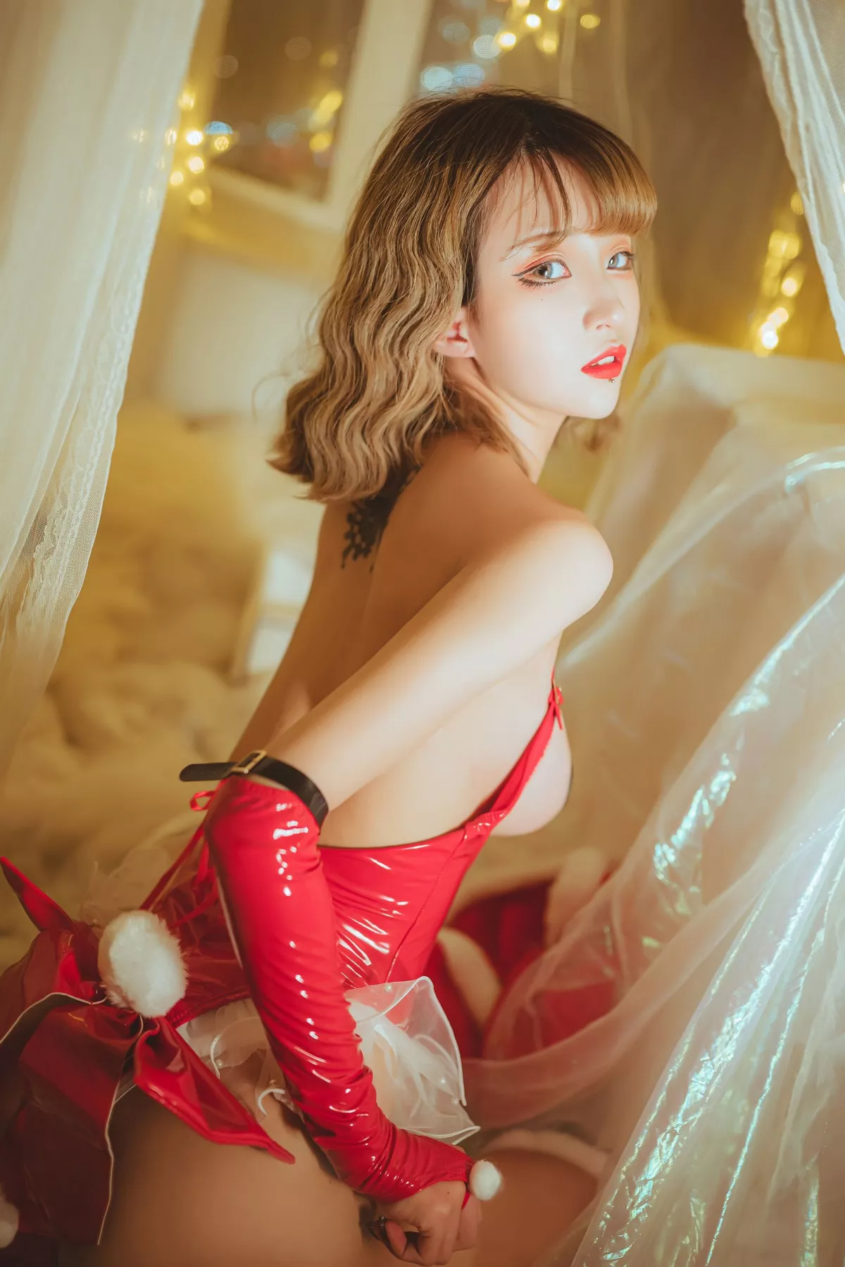 网络美女妹抖青雪夜锦礼主题私房情趣连体衣露豪乳黑桃遮点撩人诱惑写真40P