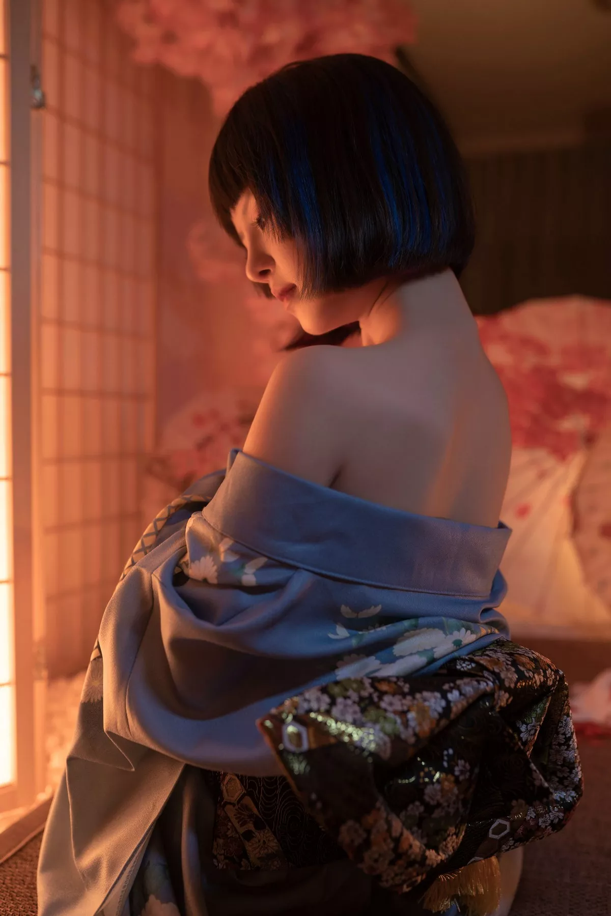 COS福利美少女晕崽樱之诱惑主题私房日系风性感和服露白嫩美腿迷人写真34P