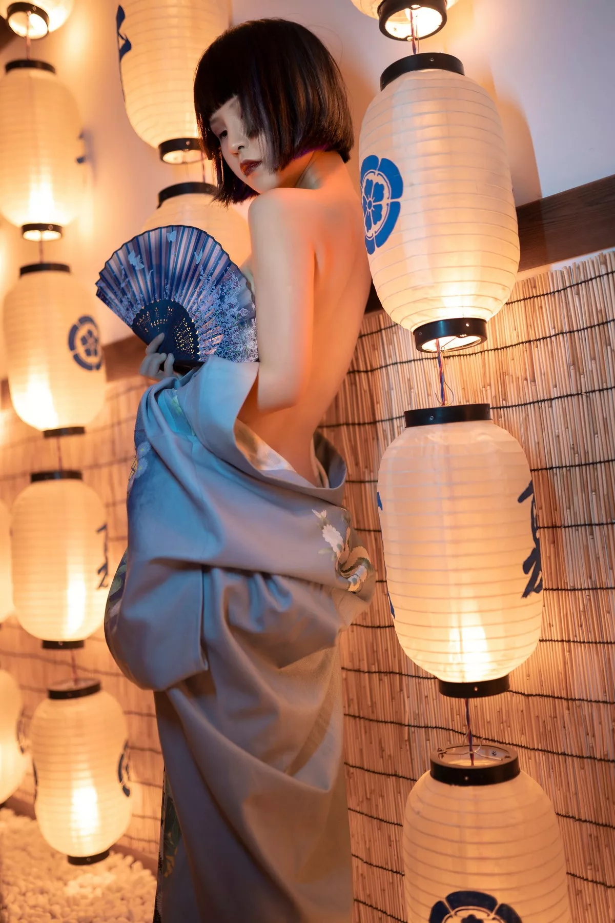 COS福利美少女晕崽樱之诱惑主题私房日系风性感和服露白嫩美腿迷人写真34P