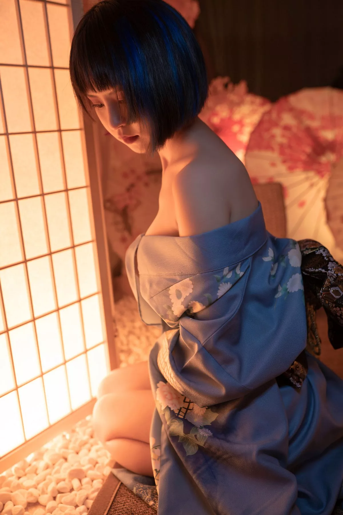 COS福利美少女晕崽樱之诱惑主题私房日系风性感和服露白嫩美腿迷人写真34P