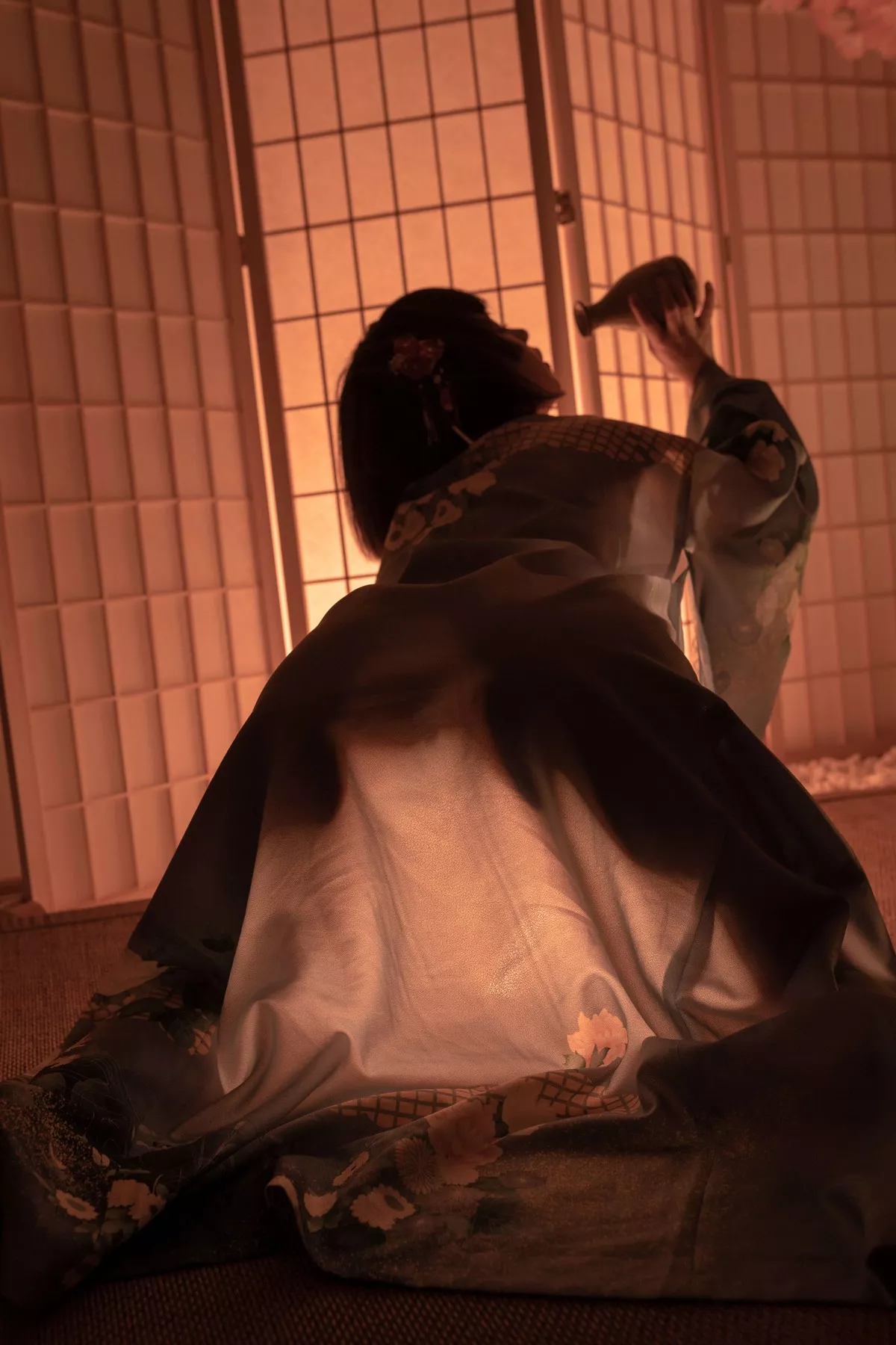 COS福利美少女晕崽樱之诱惑主题私房日系风性感和服露白嫩美腿迷人写真34P