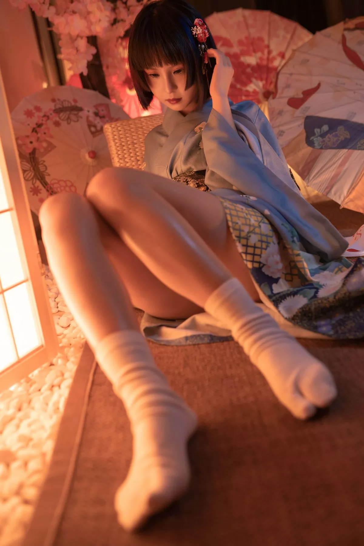 COS福利美少女晕崽樱之诱惑主题私房日系风性感和服露白嫩美腿迷人写真34P