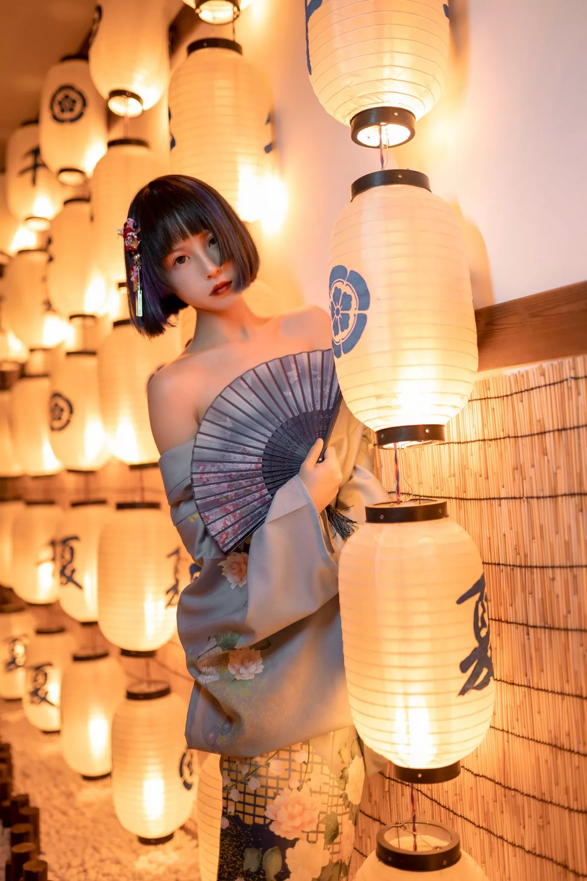 COS福利美少女晕崽樱之诱惑主题私房日系风性感和服露白嫩美腿迷人写真34P