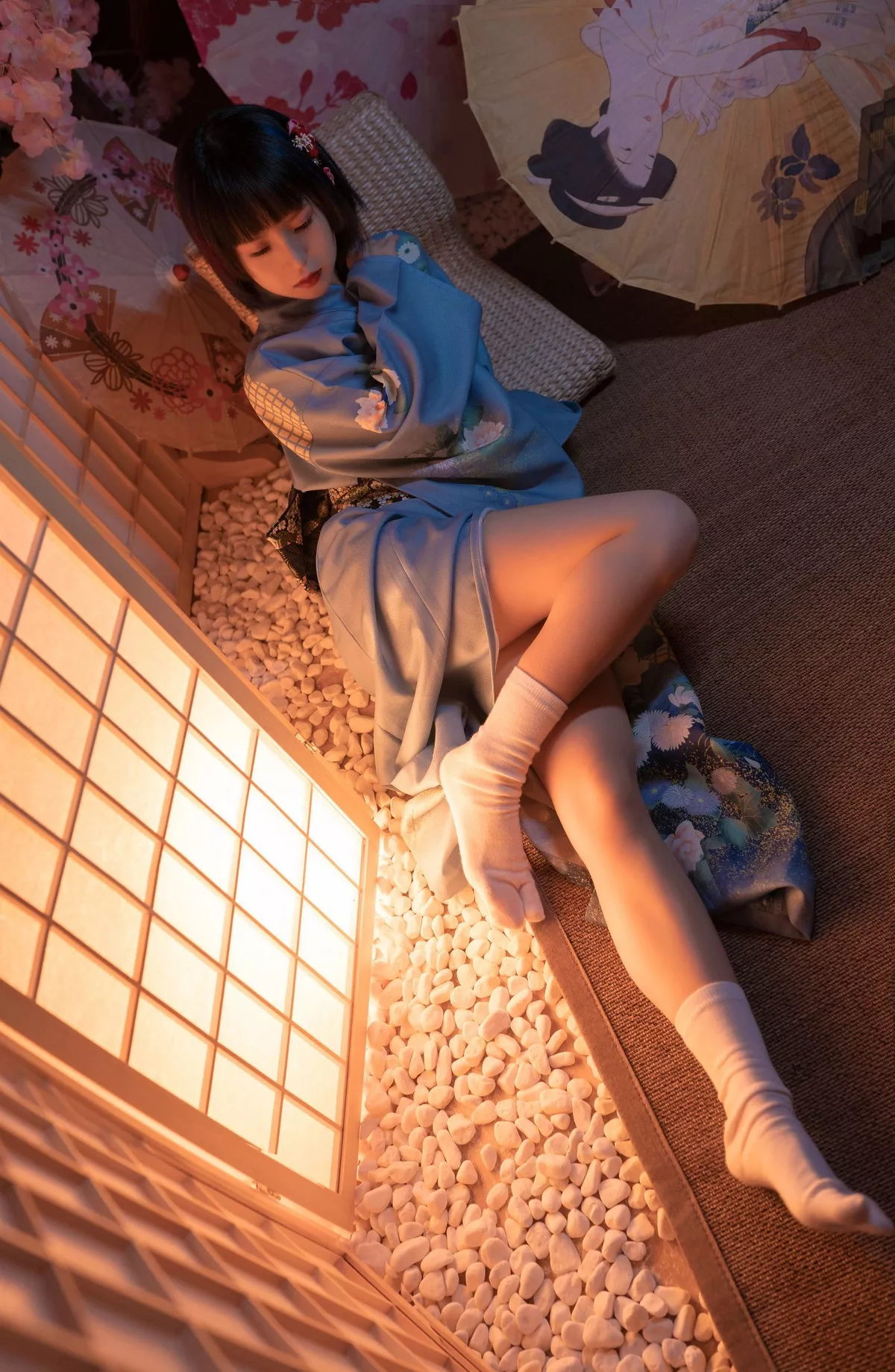 COS福利美少女晕崽樱之诱惑主题私房日系风性感和服露白嫩美腿迷人写真34P