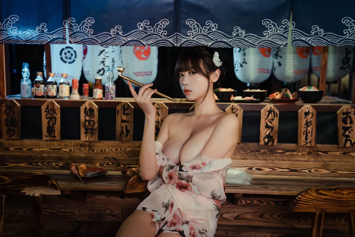 萌妹奈汐酱nice老板娘主题私房日系风性感真空和服秀火辣身材撩人诱惑写真30P
