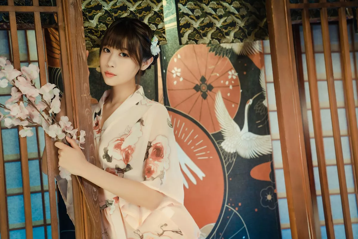 萌妹奈汐酱nice老板娘主题私房日系风性感真空和服秀火辣身材撩人诱惑写真30P