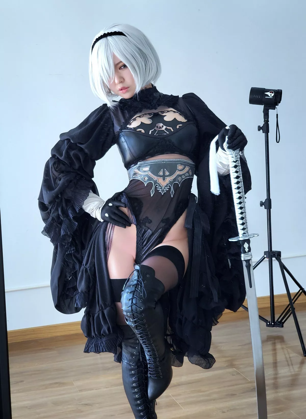 网络美女半半子2B主题性感美女武士系列黑色高叉连体衣秀翘臀美腿诱惑写真50P