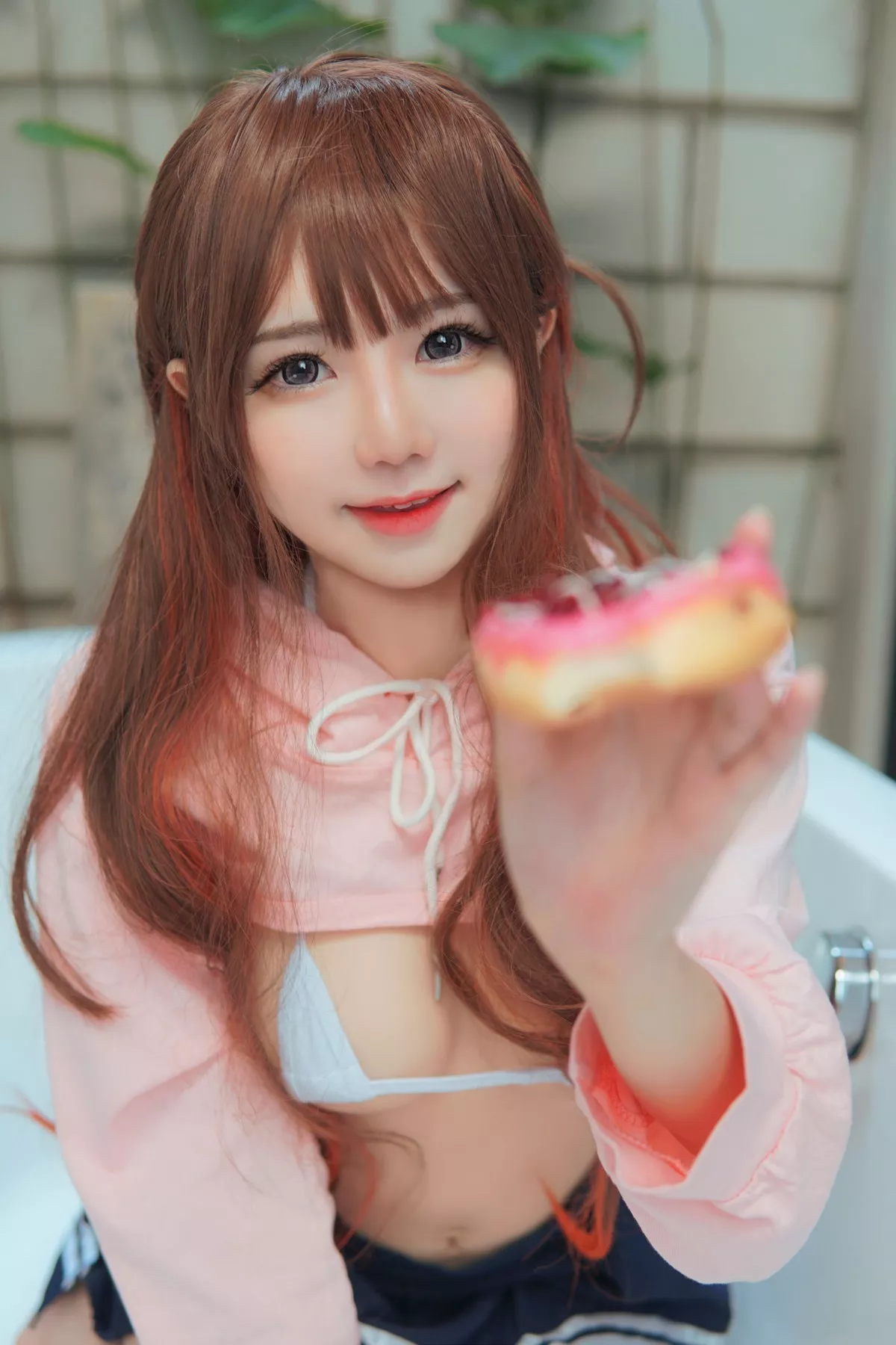 网络美女多啦雪三点式内衣主题私房浴室粉色JK制服半脱秀丰满身材诱惑写真48P