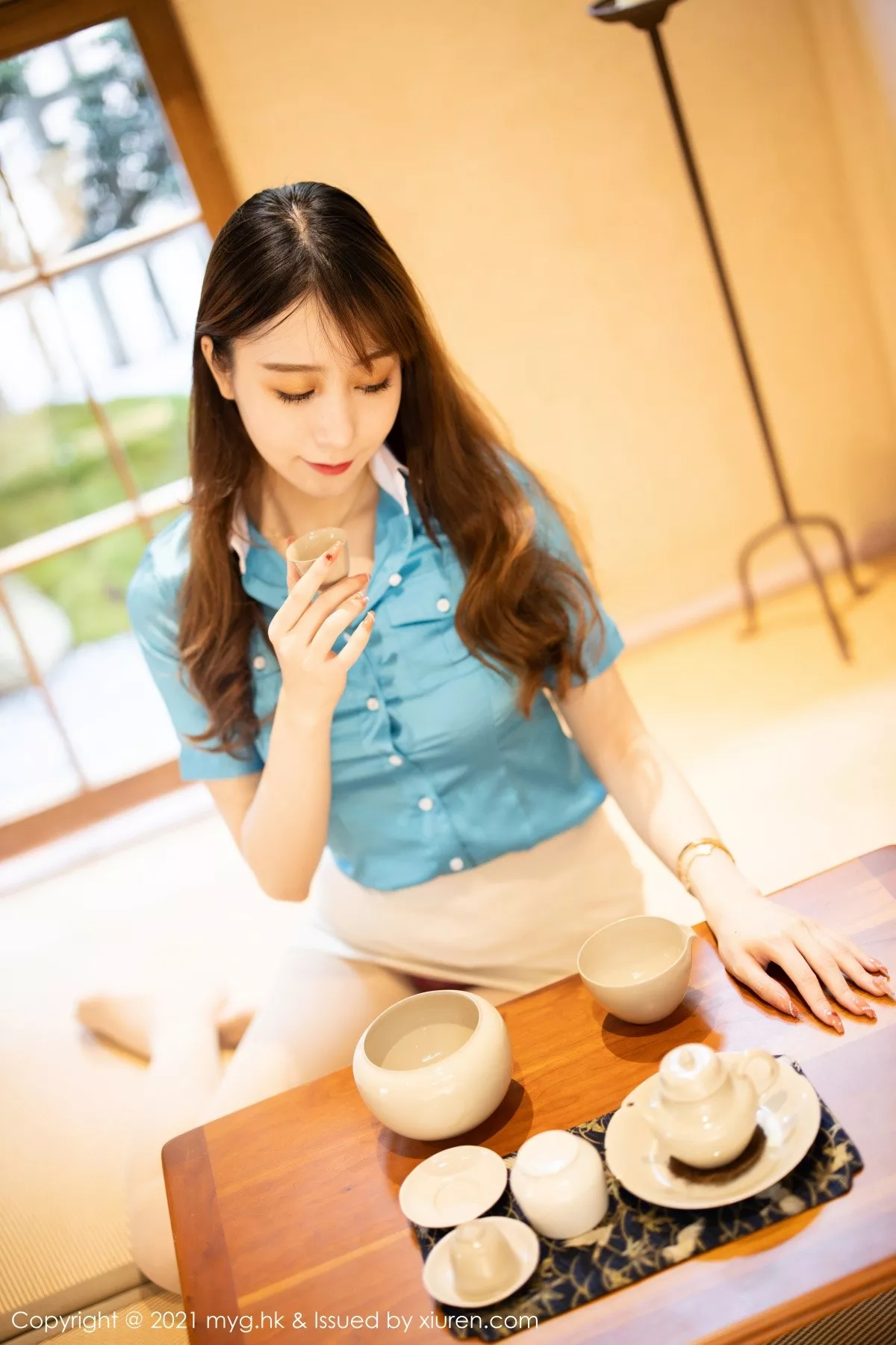 [MyGirl美媛馆]Vol.607_模特水水er长三角旅拍脱典雅OL制服露性感内衣秀美腿诱惑写真60P