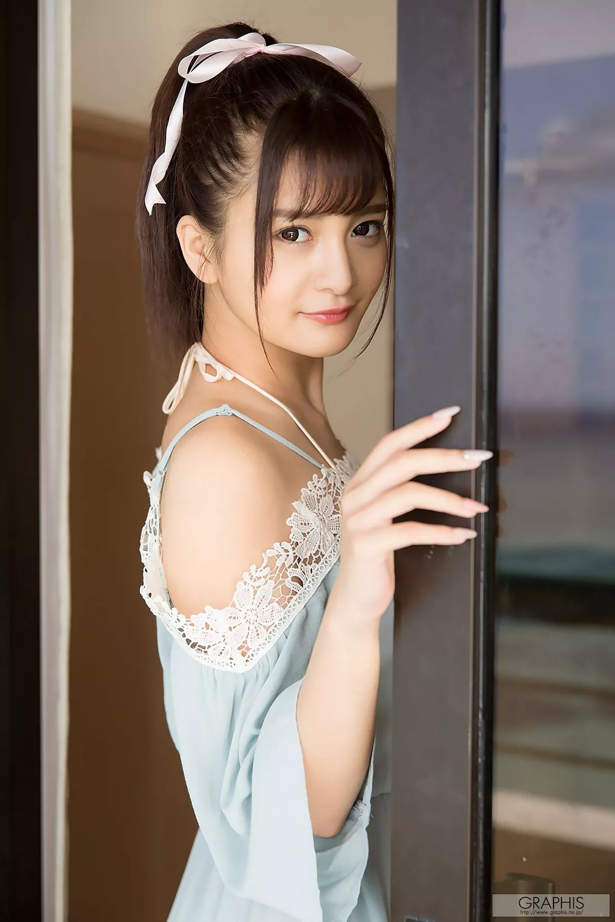 日本美女日向真凛性感粉色吊带+私房内衣系列秀完美身材迷人诱惑写真63P