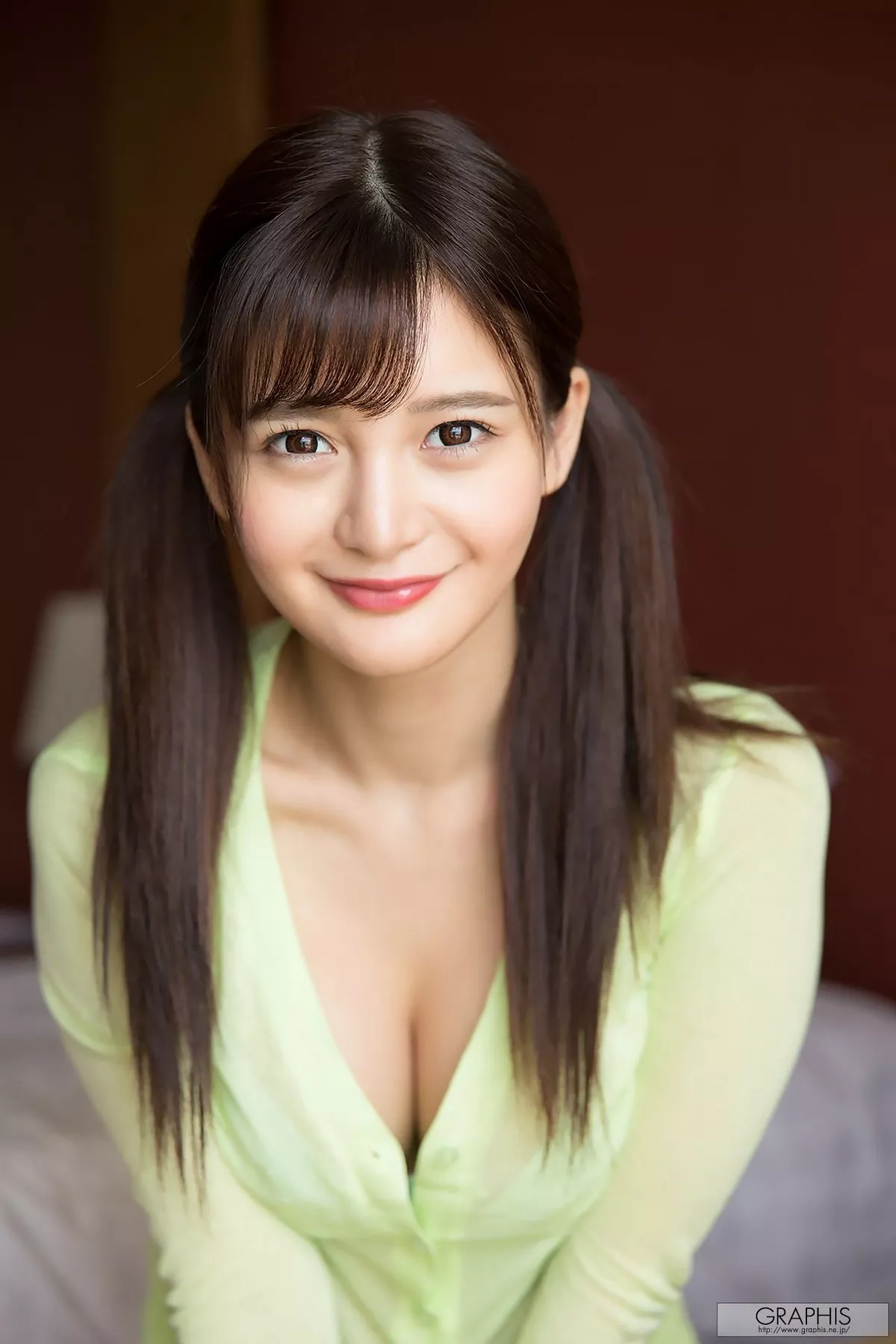 日本美女日向真凛性感粉色吊带+私房内衣系列秀完美身材迷人诱惑写真63P