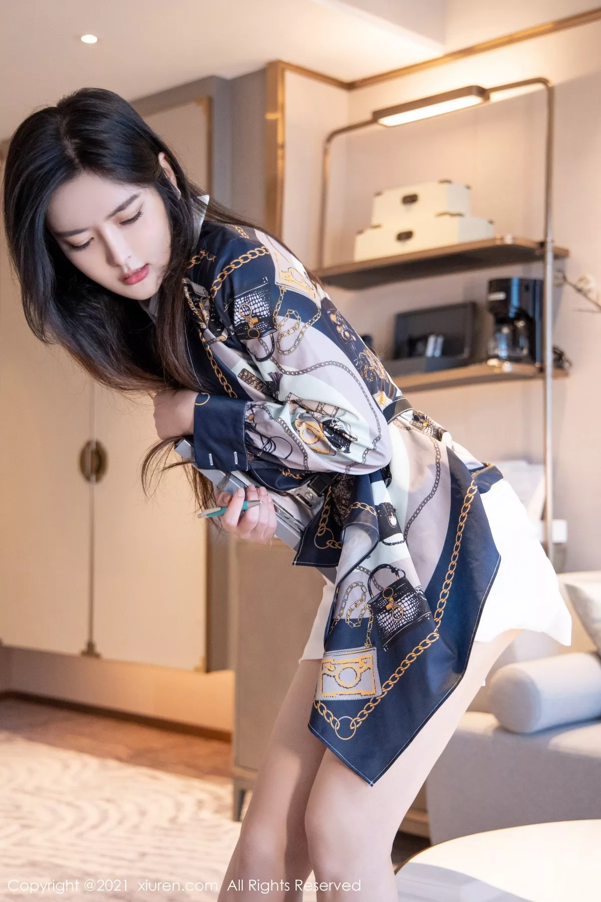 XiuRen第3975期_模特白露小猪私房半脱露镂空连体内衣秀丰满身材惹火诱惑写真71P