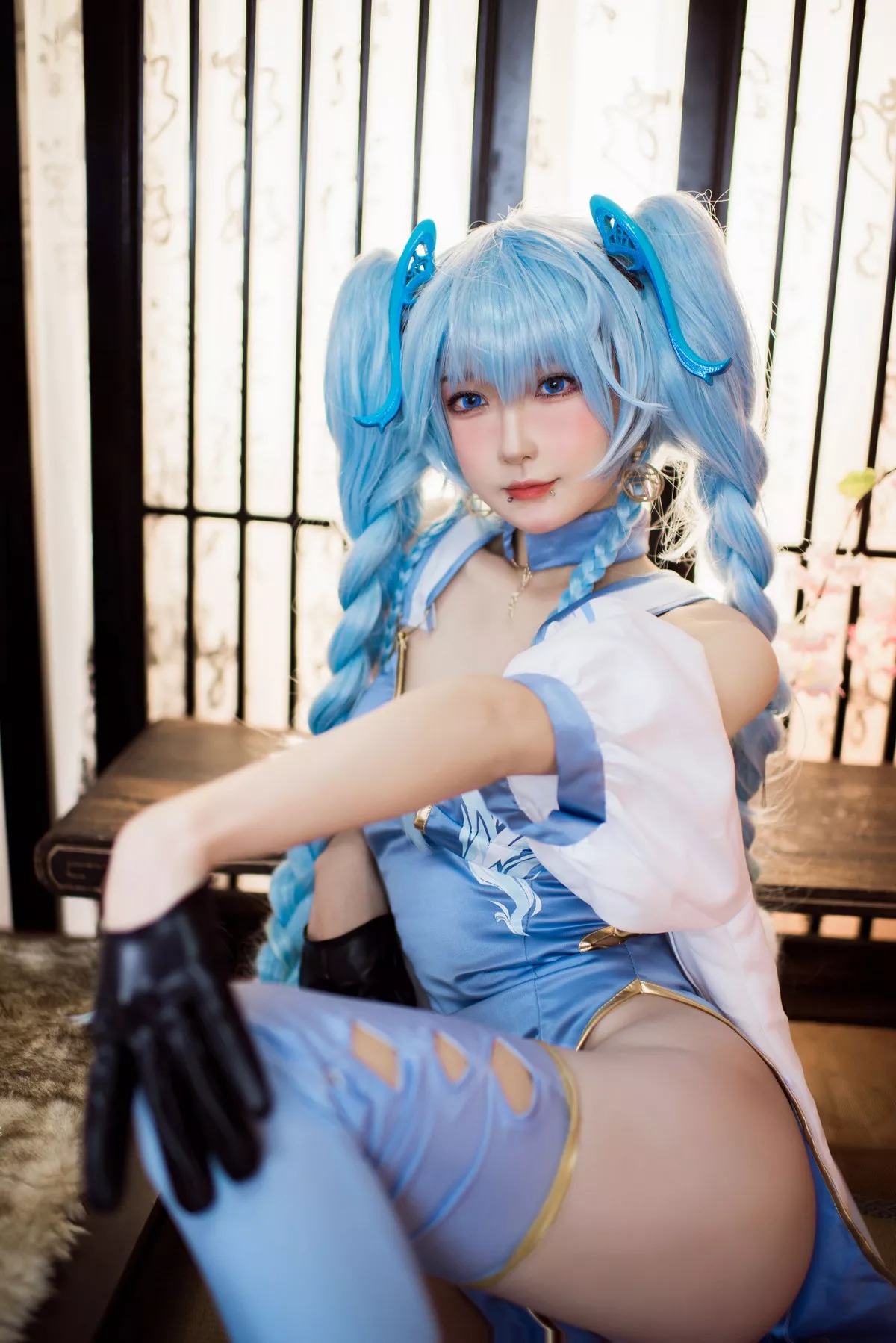 动漫博主阿包也是兔娘少女前线主题私房低胸高开旗袍半脱秀惹火身材诱惑写真31P