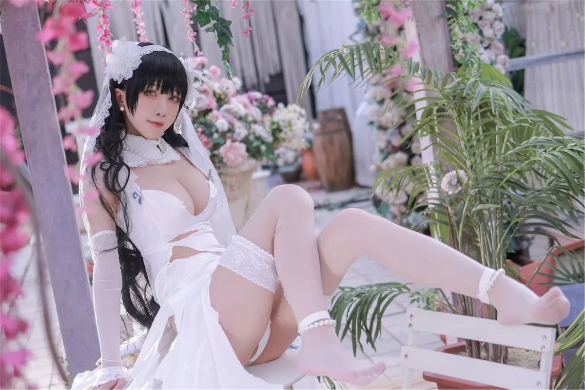 动漫博主水淼aqua少女前线主题私房性感薄纱服饰配蕾丝袜秀豪乳翘臀诱惑写真77P