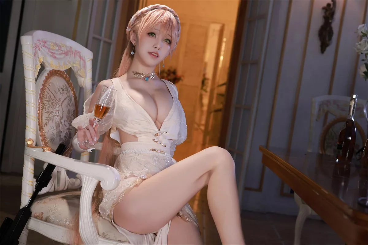 动漫博主水淼aqua少女前线主题私房性感薄纱服饰配蕾丝袜秀豪乳翘臀诱惑写真77P
