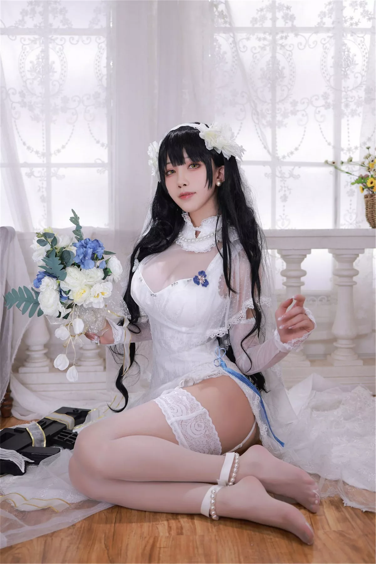 动漫博主水淼aqua少女前线主题私房性感薄纱服饰配蕾丝袜秀豪乳翘臀诱惑写真77P