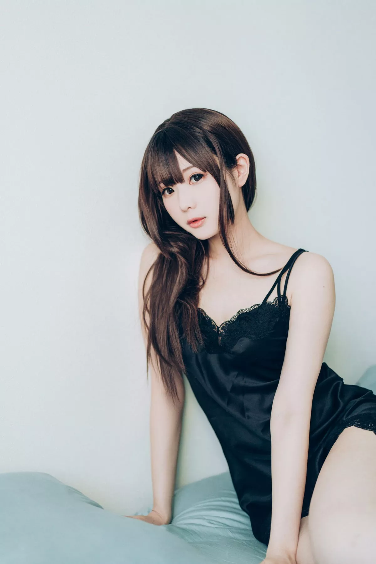 微博妹纸霜月shimo春天户外主题户外JK制服+私房女仆装秀完美身材诱惑写真54P
