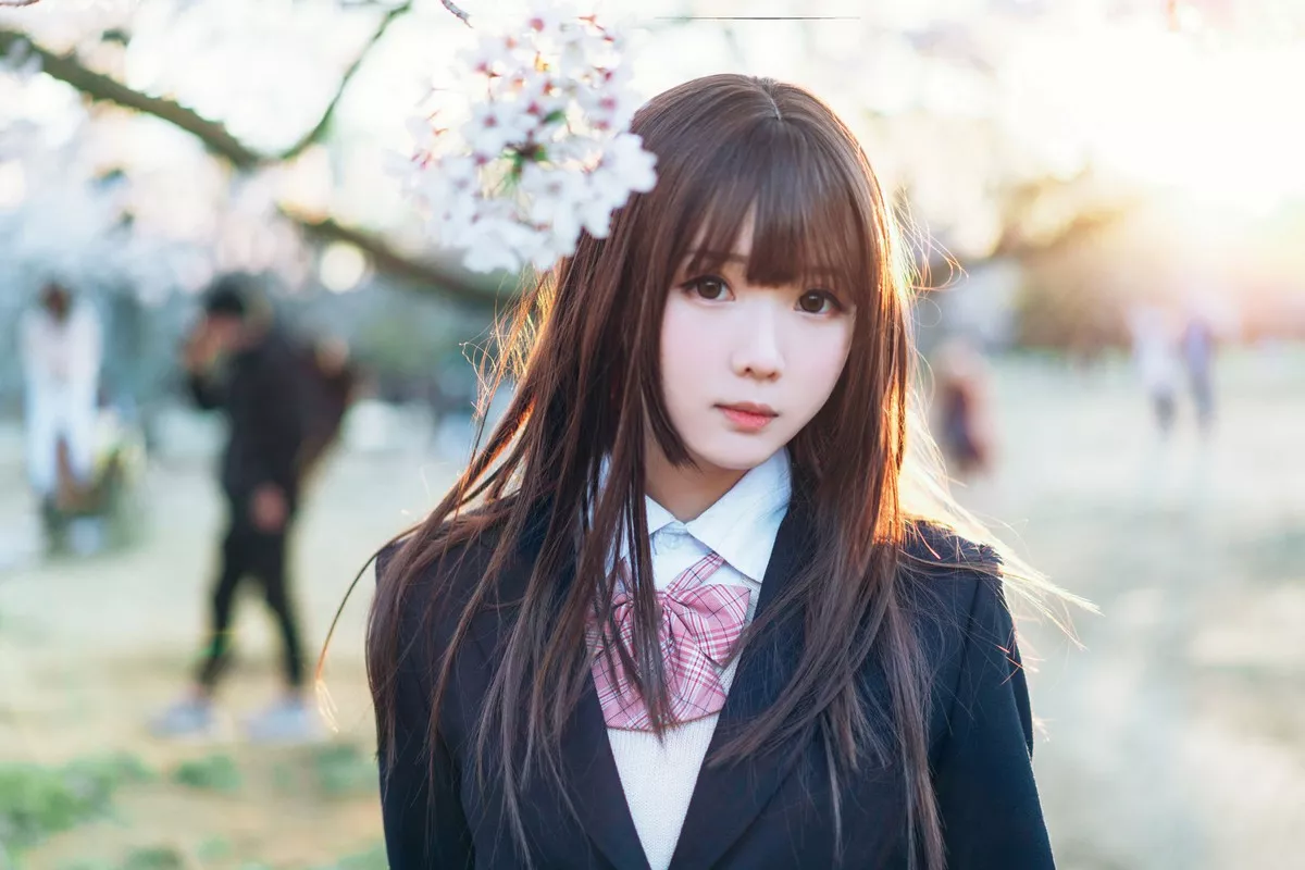 微博妹纸霜月shimo春天户外主题户外JK制服+私房女仆装秀完美身材诱惑写真54P