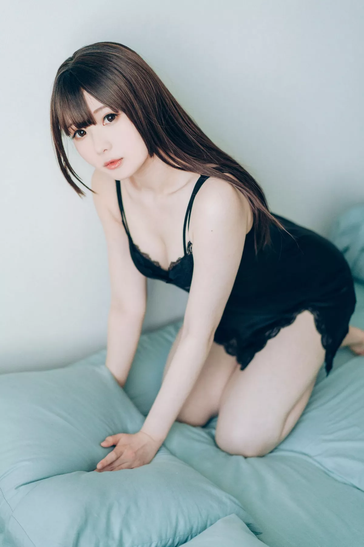 微博妹纸霜月shimo春天户外主题户外JK制服+私房女仆装秀完美身材诱惑写真54P
