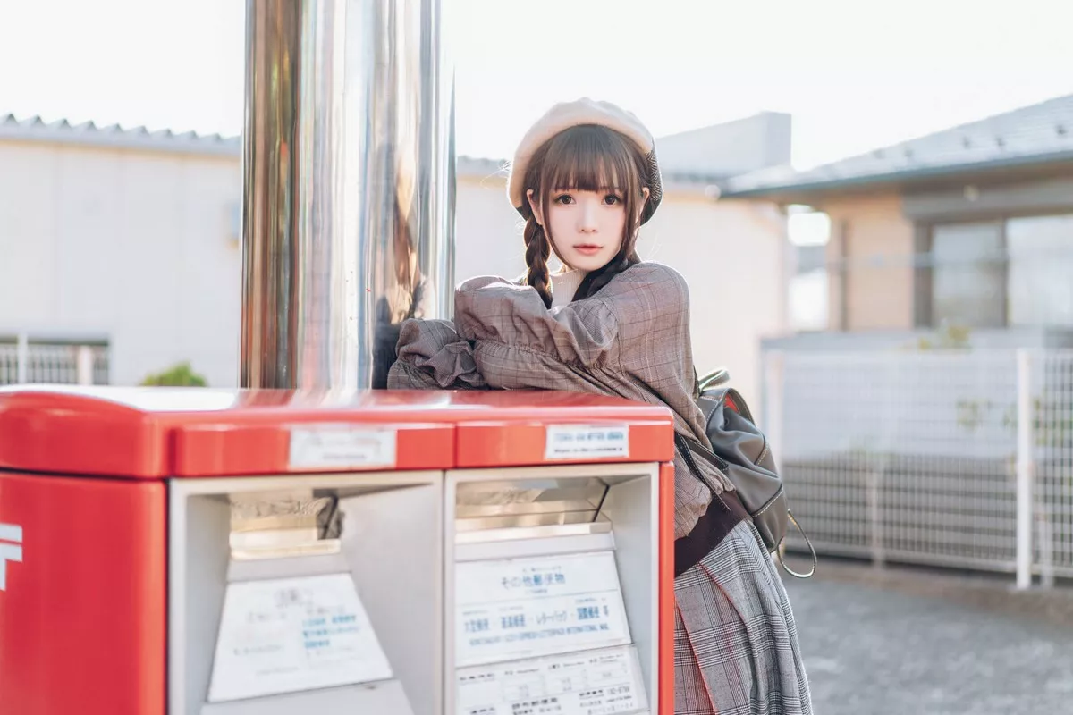 微博妹纸霜月shimo春天户外主题户外JK制服+私房女仆装秀完美身材诱惑写真54P