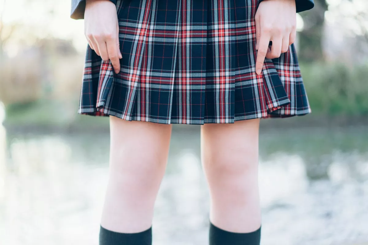 微博妹纸霜月shimo春天户外主题户外JK制服+私房女仆装秀完美身材诱惑写真54P