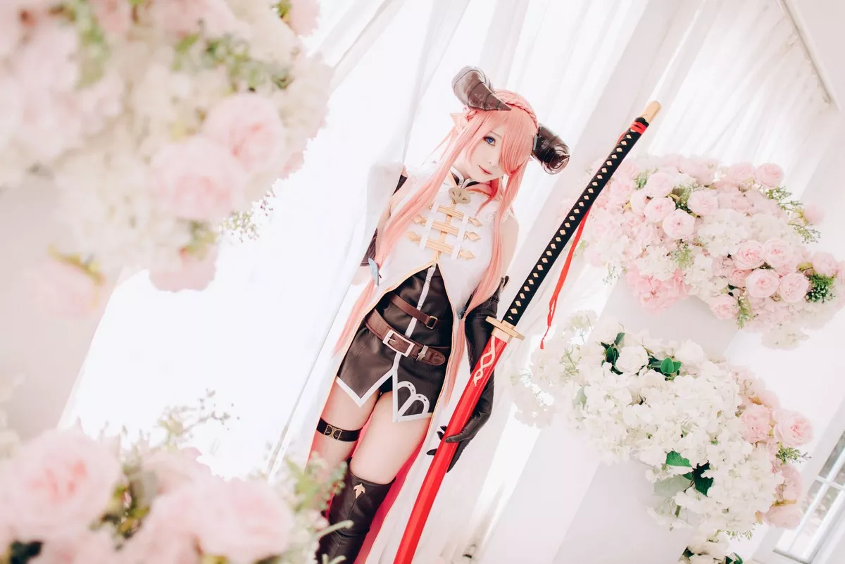 微博妹纸霜月shimo碧蓝幻想娜尔梅亚主题美女武士装扮性感内衣迷人诱惑写真94P
