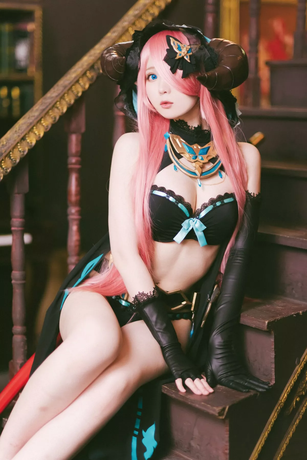 微博妹纸霜月shimo碧蓝幻想娜尔梅亚主题美女武士装扮性感内衣迷人诱惑写真94P