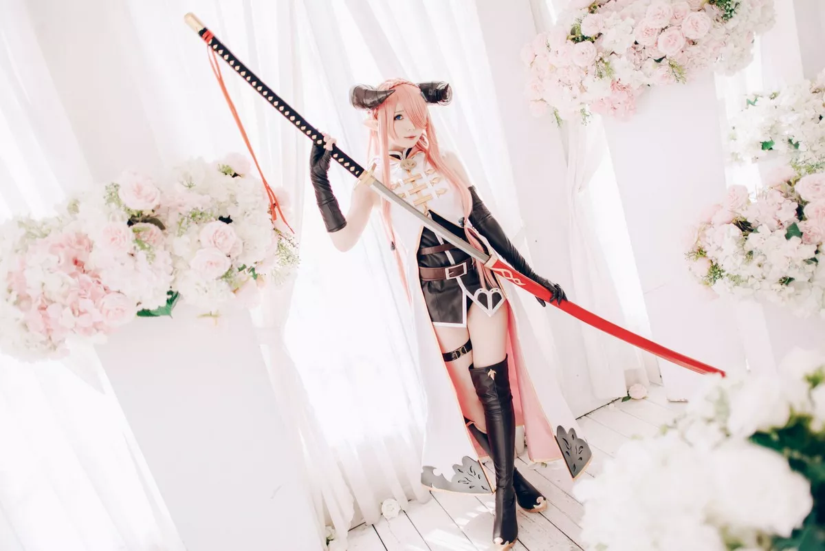 微博妹纸霜月shimo碧蓝幻想娜尔梅亚主题美女武士装扮性感内衣迷人诱惑写真94P