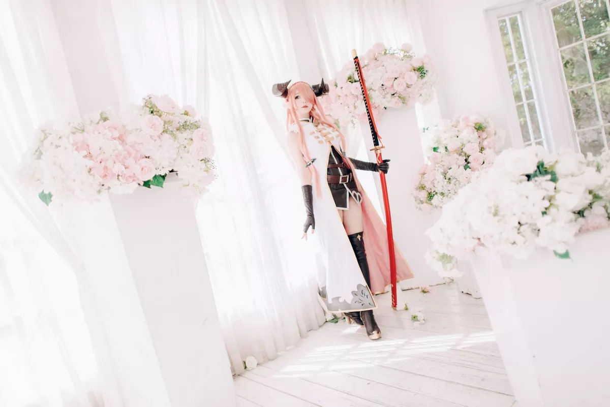 微博妹纸霜月shimo碧蓝幻想娜尔梅亚主题美女武士装扮性感内衣迷人诱惑写真94P