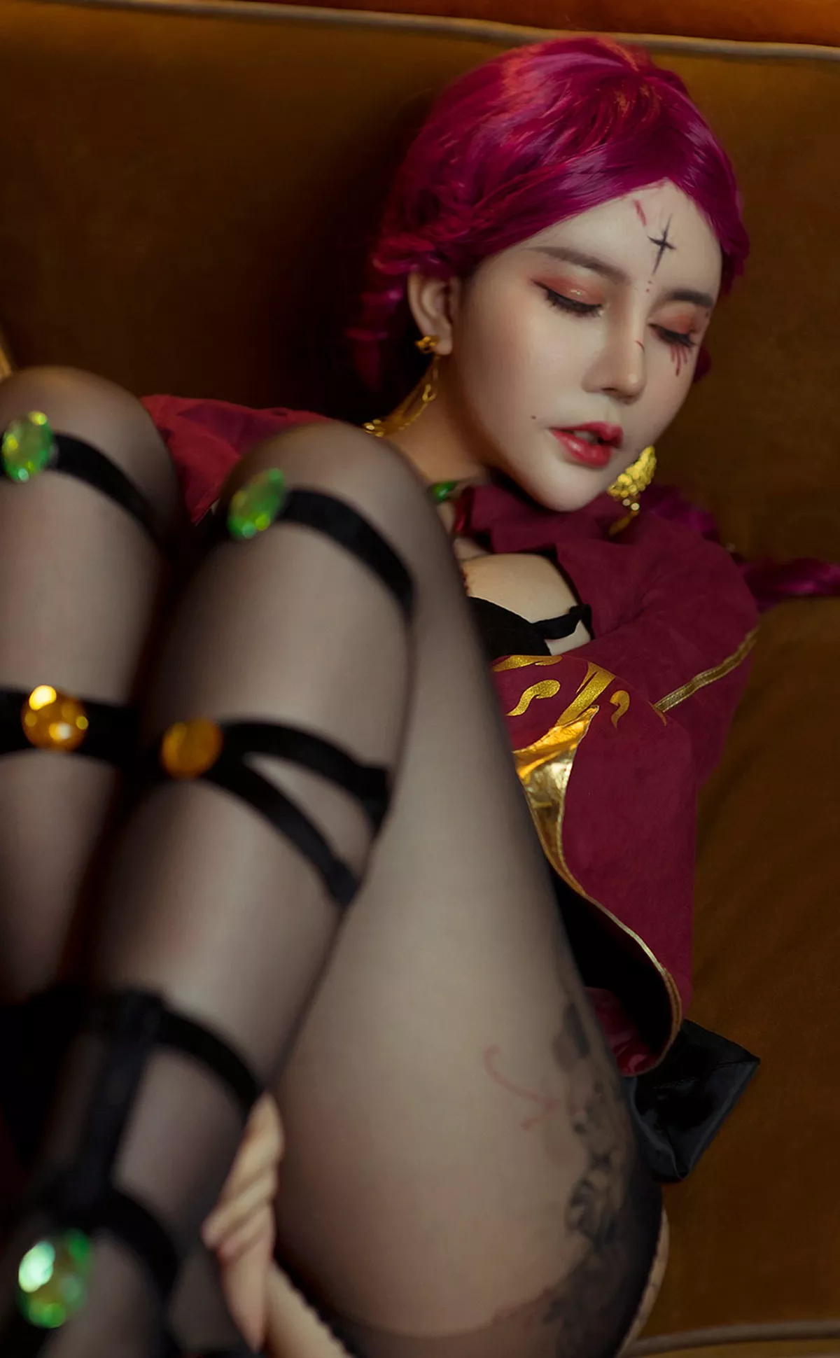 [Ugirls爱尤物]No.2205_模特美幸baby万圣魅影主题私房薄透服饰秀惹火身材诱惑写真35P