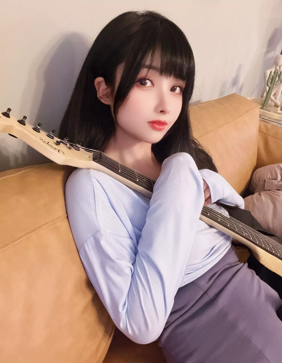 网络美女rioko凉凉子吉他妹妹系带裙主题私房开档短裙真空秀翘臀屁沟诱惑写真44P