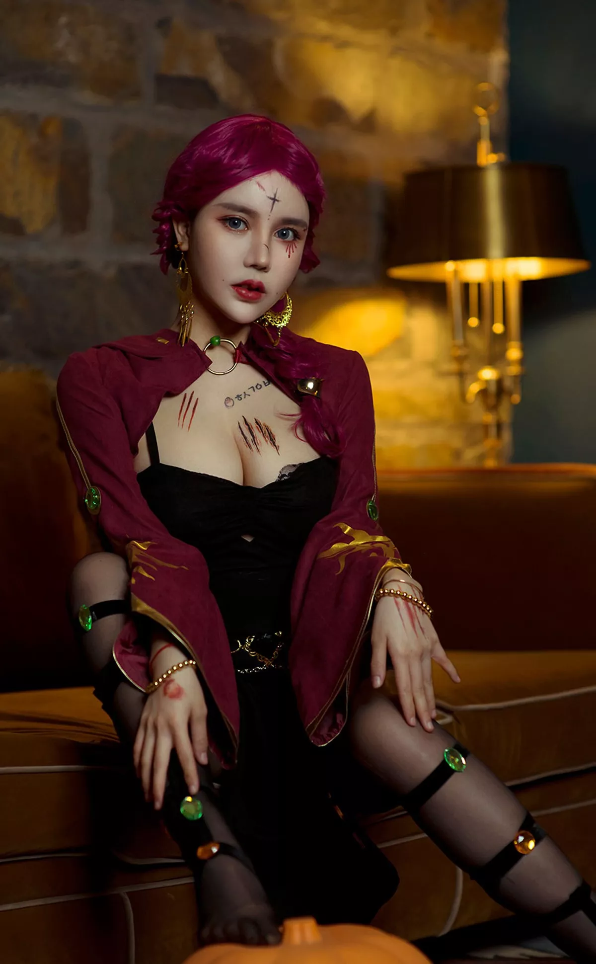 [Ugirls爱尤物]No.2205_模特美幸baby万圣魅影主题私房薄透服饰秀惹火身材诱惑写真35P
