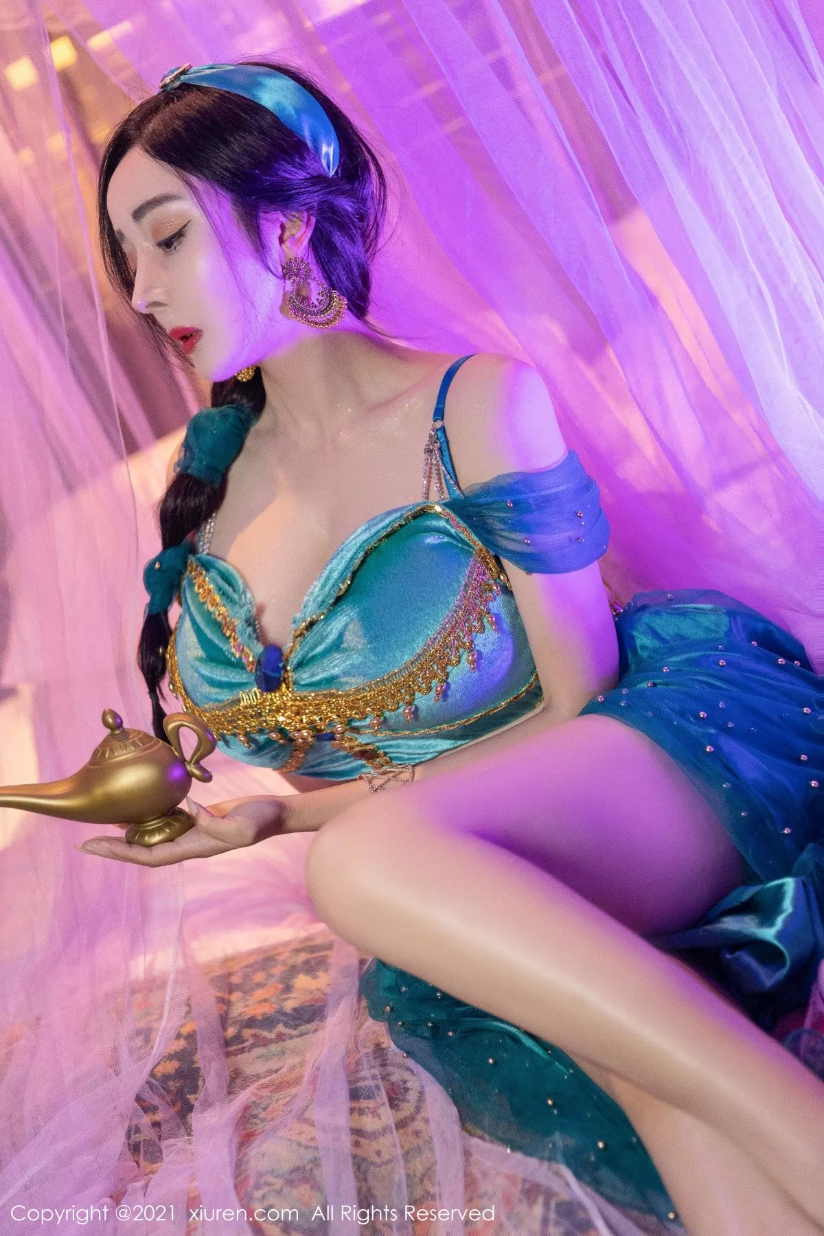 XiuRen第4243期_模特允爾成都旅拍异域风情主题私房半脱露丰乳肥臀极致诱惑写真63P
