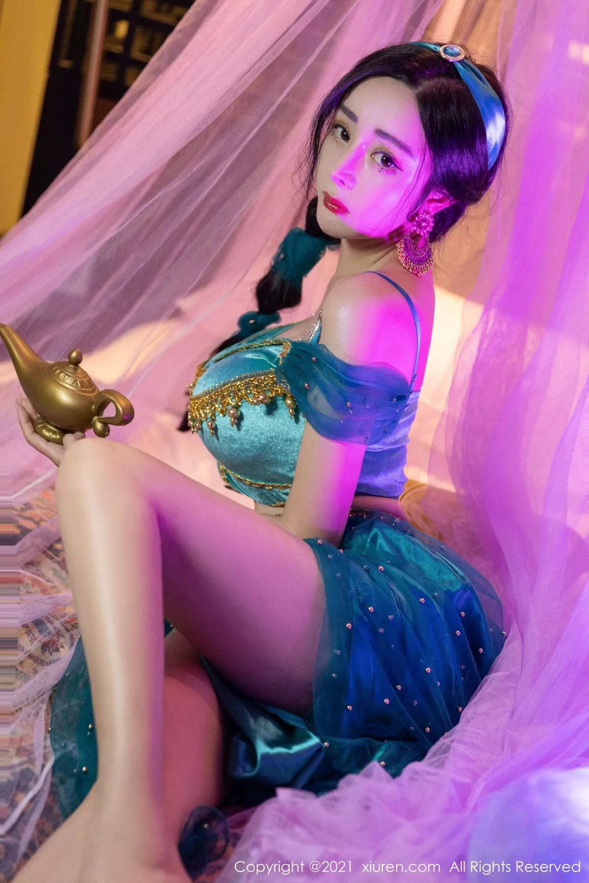 XiuRen第4243期_模特允爾成都旅拍异域风情主题私房半脱露丰乳肥臀极致诱惑写真63P