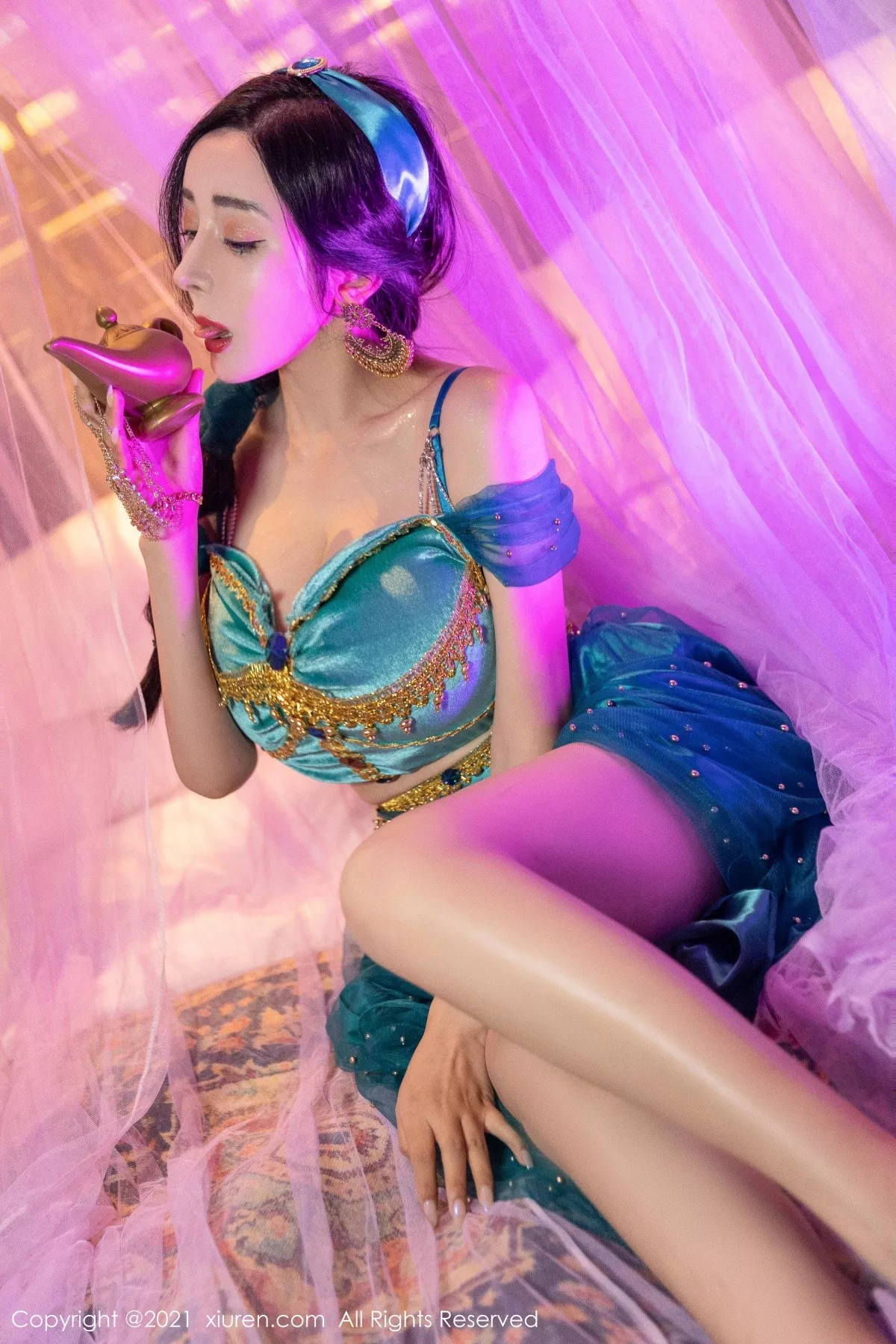 XiuRen第4243期_模特允爾成都旅拍异域风情主题私房半脱露丰乳肥臀极致诱惑写真63P