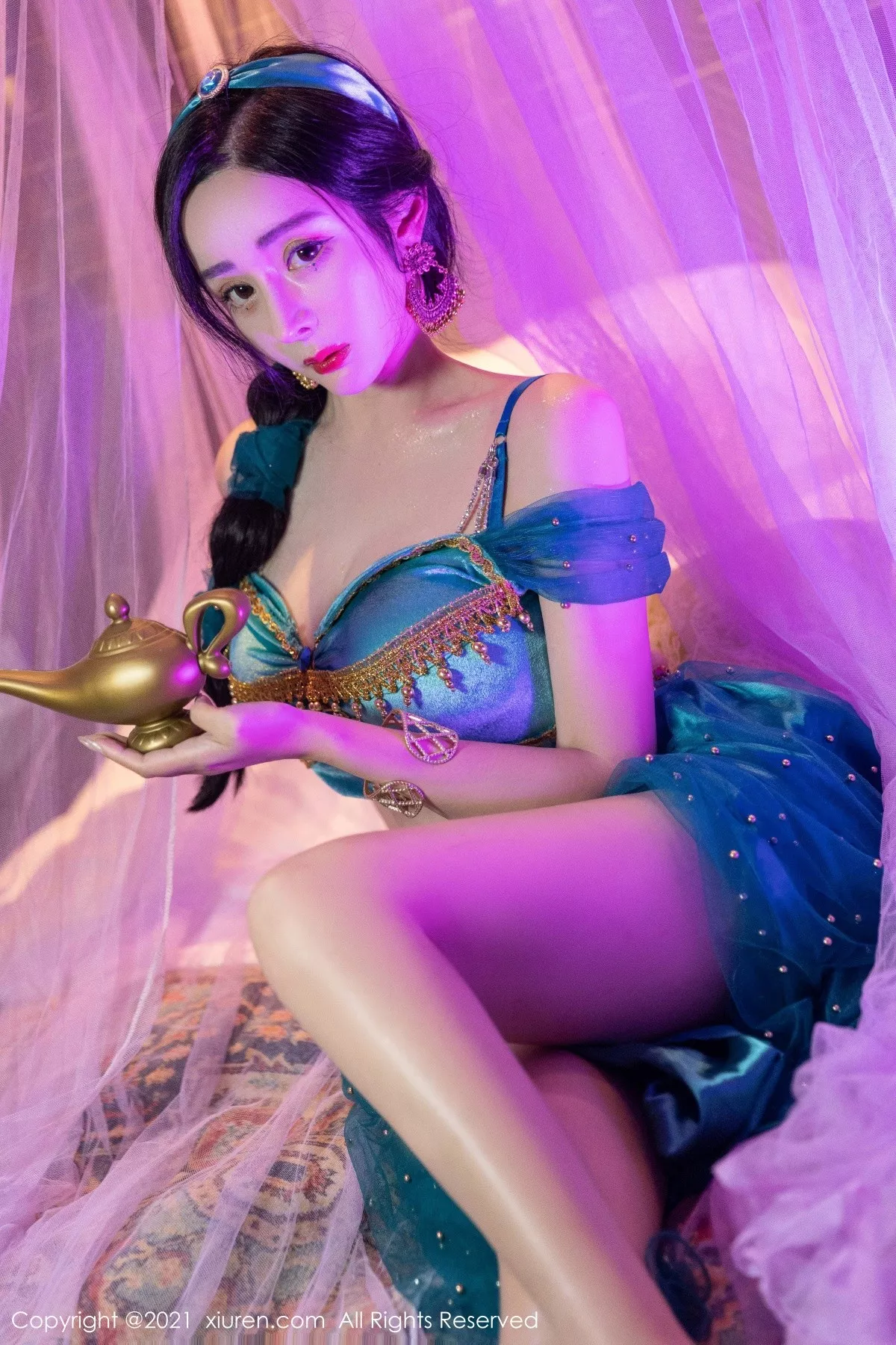 XiuRen第4243期_模特允爾成都旅拍异域风情主题私房半脱露丰乳肥臀极致诱惑写真63P